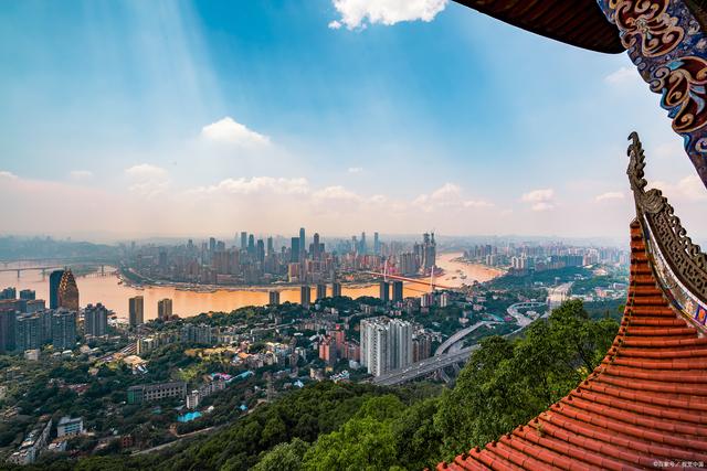 现代诗100首简短配图（现代诗100首简短写人）