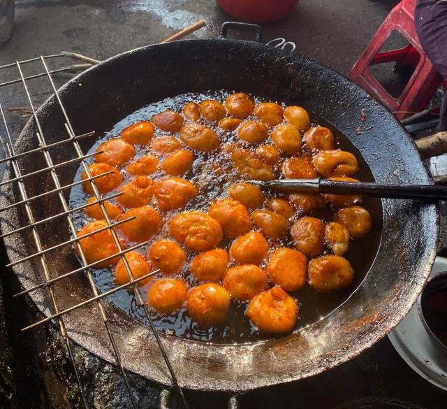 小区菜市场卖什么最吸引人（菜市场卖什么最吸引人的视频）