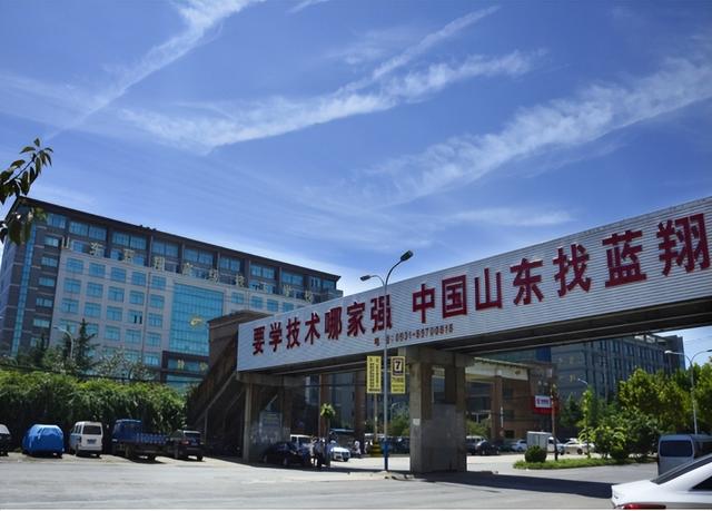 高哥增高鞋专卖店地址（高哥增高鞋官方旗舰店）