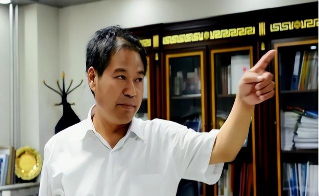 高哥增高鞋专卖店地址（高哥增高鞋官方旗舰店）