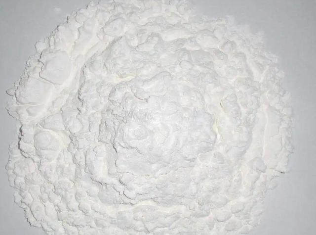 玉米淀粉与面粉的区别（玉米粉和面粉的区别和作用）