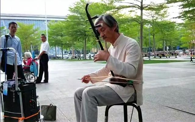 抖音挤地铁直播怎么弄的，抖音挤地铁直播怎么弄的啊？