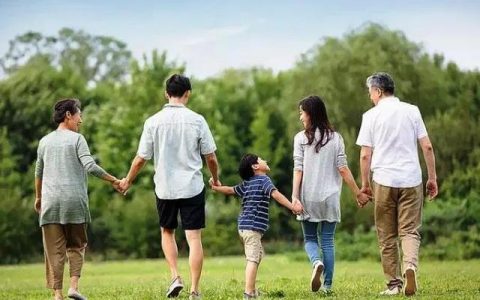 晚上饭后散步发朋友圈的精美句子搞笑，饭后散步的发朋友圈的句子？